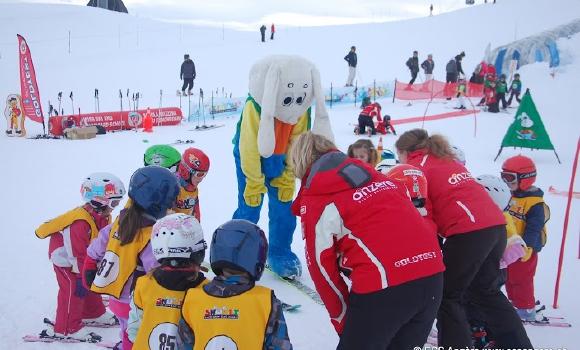 Kinderschneeland der Schweizer Ski- und Snowboardschule