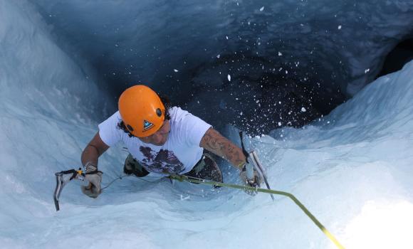 Iceclimbing