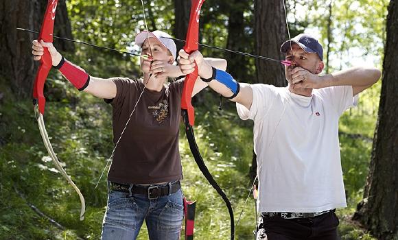 Shooting with bow and arrow, just like Robin Hood