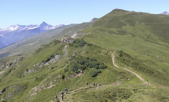 Guided one-day hike on Piz Mundaun – Bündner Rigi