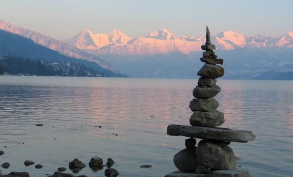 Le montagne attorno al Lago di Thun