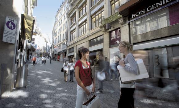 Centro storico: Place de la Palud e Rue de Bourg