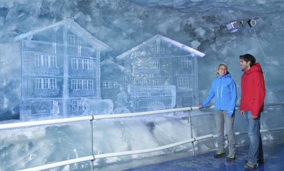 Il palazzo di ghiaccio del Matterhorn Glacier Paradise
