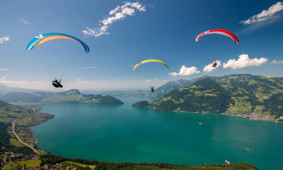 Volo in parapendio nel Canton Nidvaldo