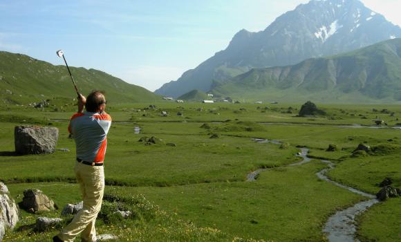 Le terrain de golf 18 trous le plus haut d’Europe